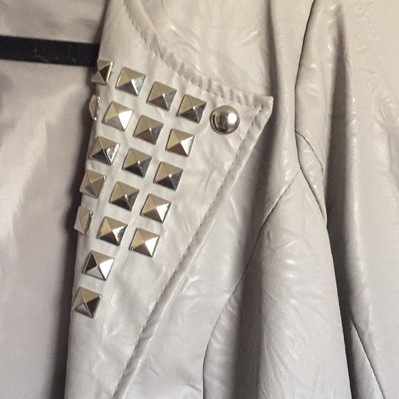 Jacket - Picture 2 of 5